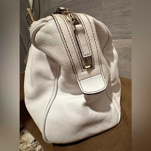 Authentic Gucci Leather Britt Boston Bag, Large Size - Picture 6 of 12